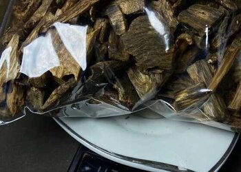 精品厚肉黑油紫棋块料