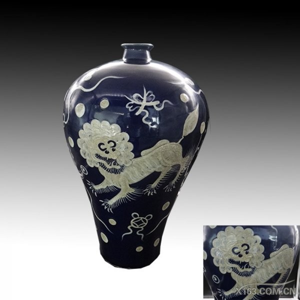 元代霁蓝釉白狮纹梅瓶 高42.3CM 口径5.4CM 底径13.4CM 起拍800万.jpg