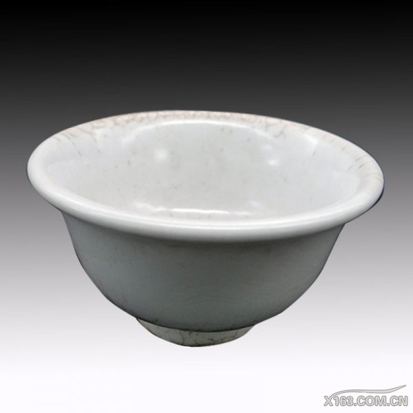 明 永乐年制款甜白釉暗划凤纹压手杯   120万.jpg