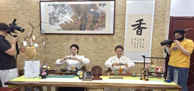 为弘扬中华传统文化，体验非遗泰山香艺