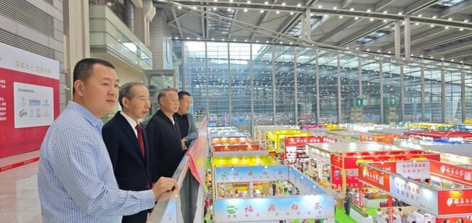 龙宇翔出席2025中国（深圳）国际春季茶产业博览会