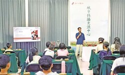 潮州日报社举办剪纸与香艺非遗体验活动