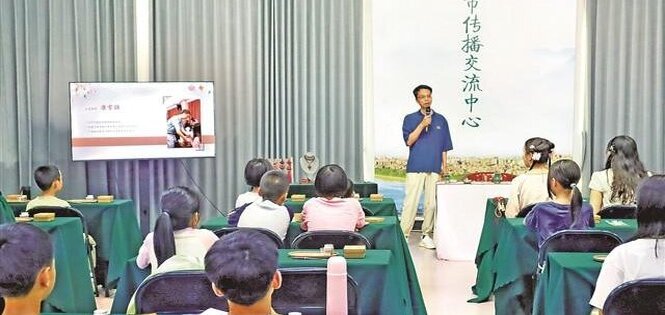 潮州日报社举办剪纸与香艺非遗体验活动