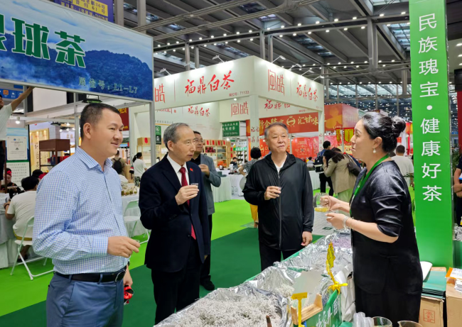 龙宇翔出席2025中国（深圳）国际春季茶产业博览会