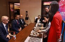 太月香学参加2025夏季全球外交官中国文化之夜